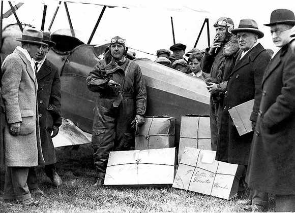 First airmail in Canada delivered to the Leaside Aerodrome