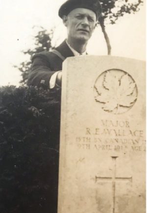 Bernard Dunnett visits the grave of a fallen comrade at his 1936 Vimy pilgrimage