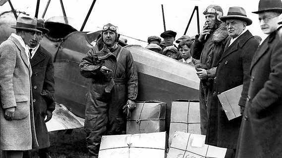 First airmail in Canada delivered to the Leaside Aerodrome