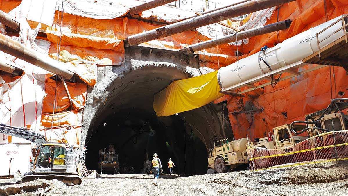 Construction of the LRT. Photo Geoff Kettel.