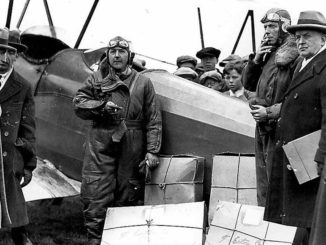 The first air mail delivery, Leaside Aerodrome.