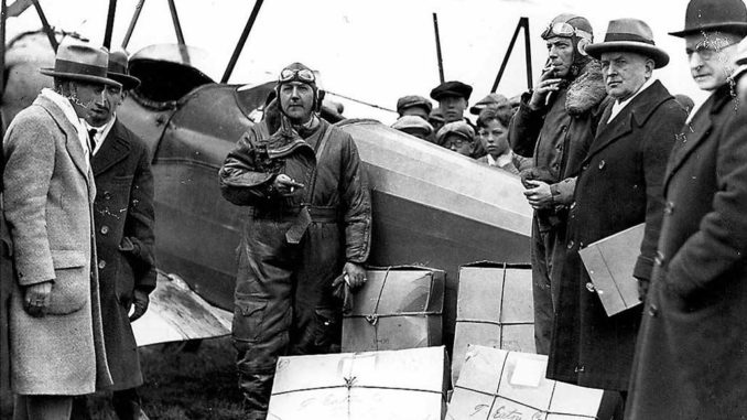 The first air mail delivery, Leaside Aerodrome.