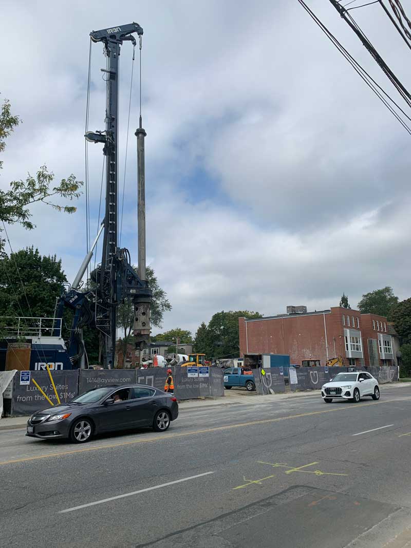 Image of the construction site at 1408-1420 Bayview Ave. Photo taken by Robin Dickie.