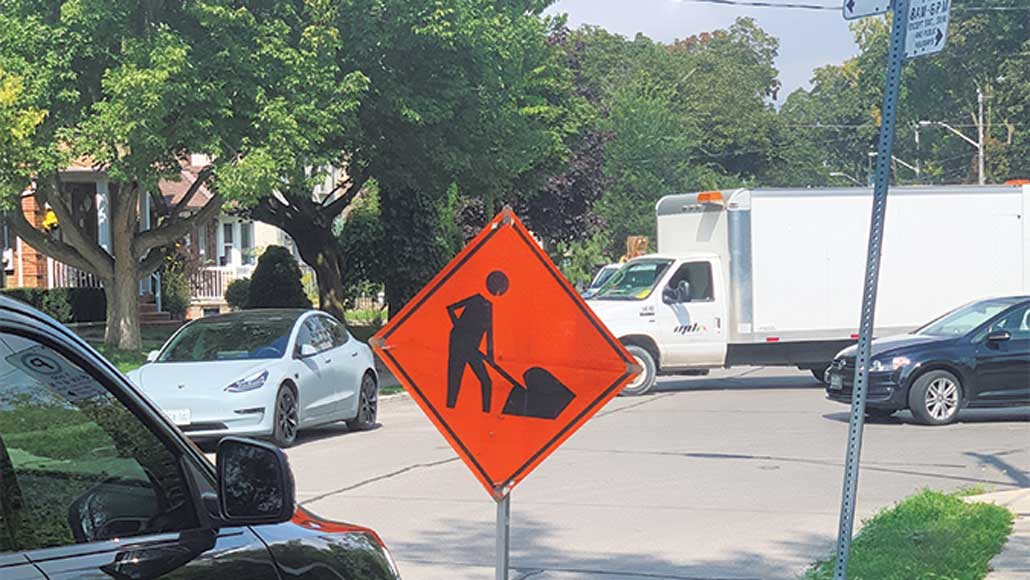 Image of a typical traffic day in Leaside. Photo by Robin Dickie.