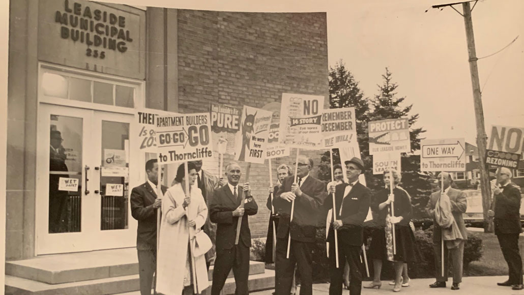 Protesters gathered outside of Leaside Municipal Building on behalf of the development of new apartments in Leaside. Photo by a guest contributor.