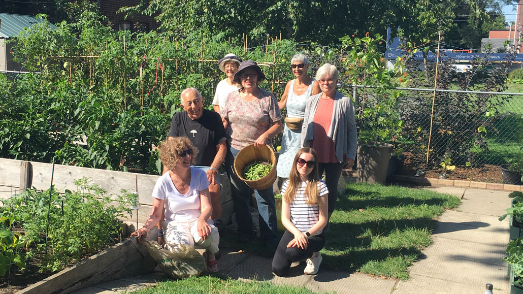 Karen Murkar, Ted Krawchuk, Nancy Dorkin, Kathi Davies, Jane Milligan, Hedy Sellers and Teya Knightingale. Photo Debora Kuchme.