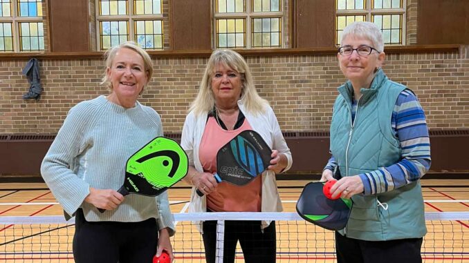 L-r: Annette Sonneveld, Brenda French and Margo Mingay. Photo Suzanne Park.