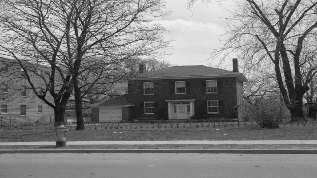 Murray House, 1955 (notice 1295 Bayview Ave apartment house in the left of the photo).