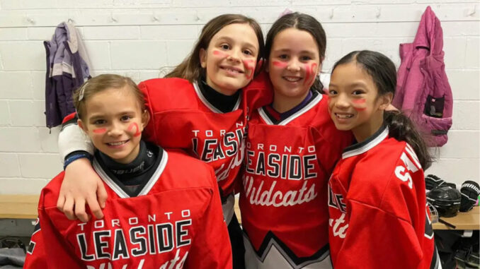 Leaside Wildcats Players. Photo Toronto Leaside Girls Hockey Association.
